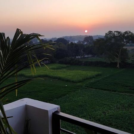 Love & Peace Apartment Jabalpur Eksteriør bilde
